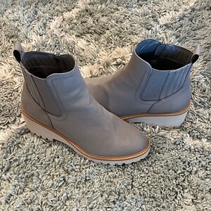 Maurices Light Gray Heeled Boots